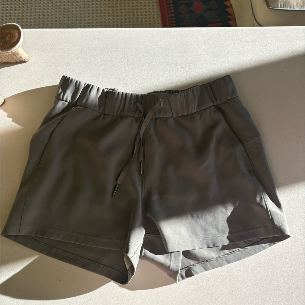 Lululemon drawstring lightweight shorts